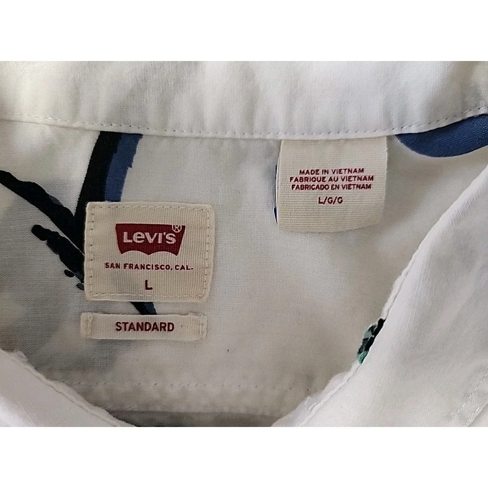VTG Levi's Men's Tropical Large White AOP Palm Trees Short Sleeve Button‎ Shirt